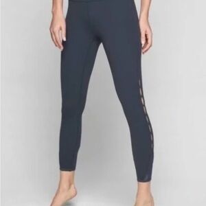 Athleta Charcoal Grey 7/8 Peekaboo Leggings size Petite Small.